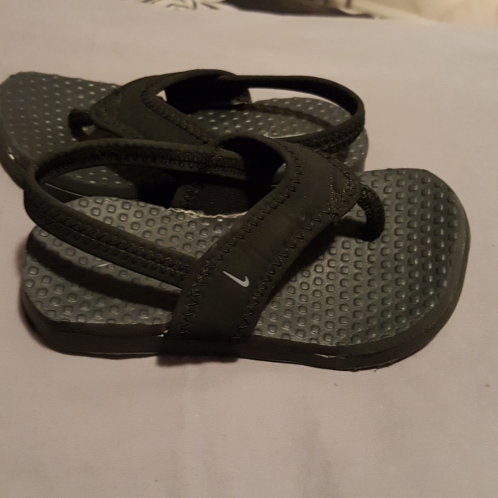 Boys Nike Sandals Size 7C